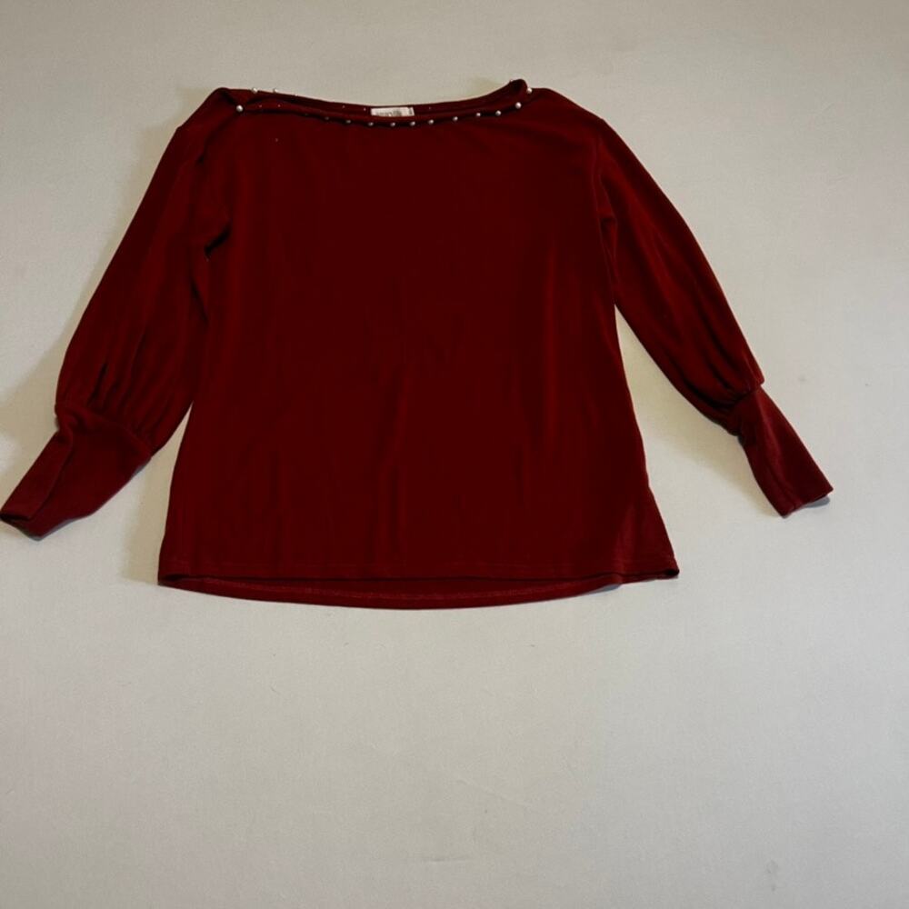 Amaryllis | Pearl-Trimmed Dark Red Boat Neck Top - L
